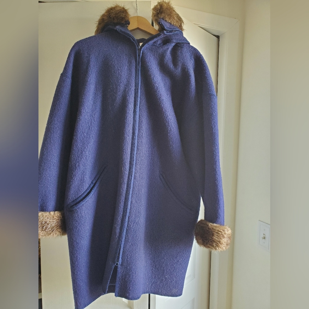 Vintage Women's Navy Blue Hooded Wool Coat with Real Fur Trim